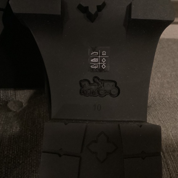 COACH Women's Liv Leather Mary Jane Flats, size 10 - Picture 11 of 11